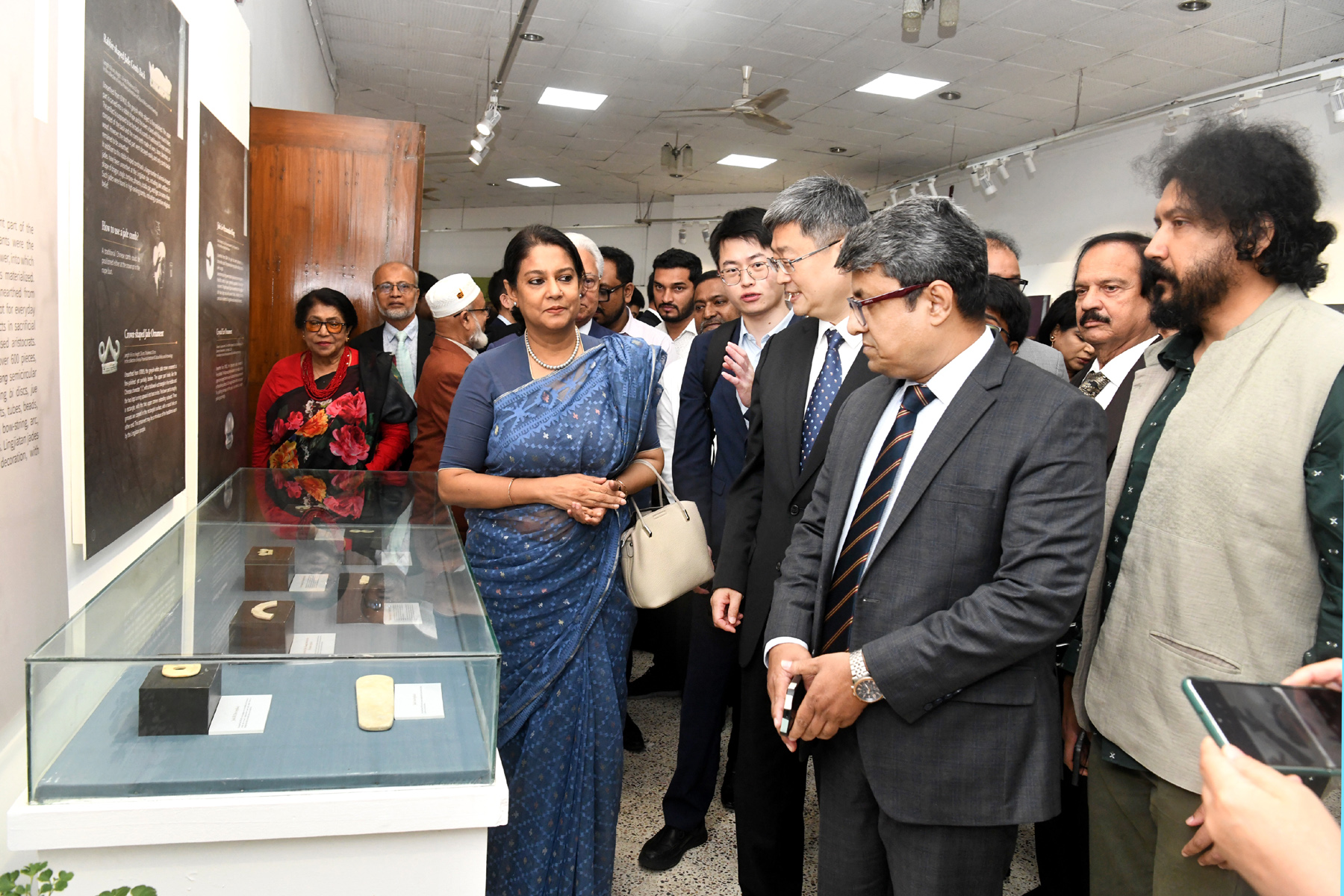 Exhibition titled “Photography of Lingjiatan Culture” inaugurated at Bangladesh National Museum