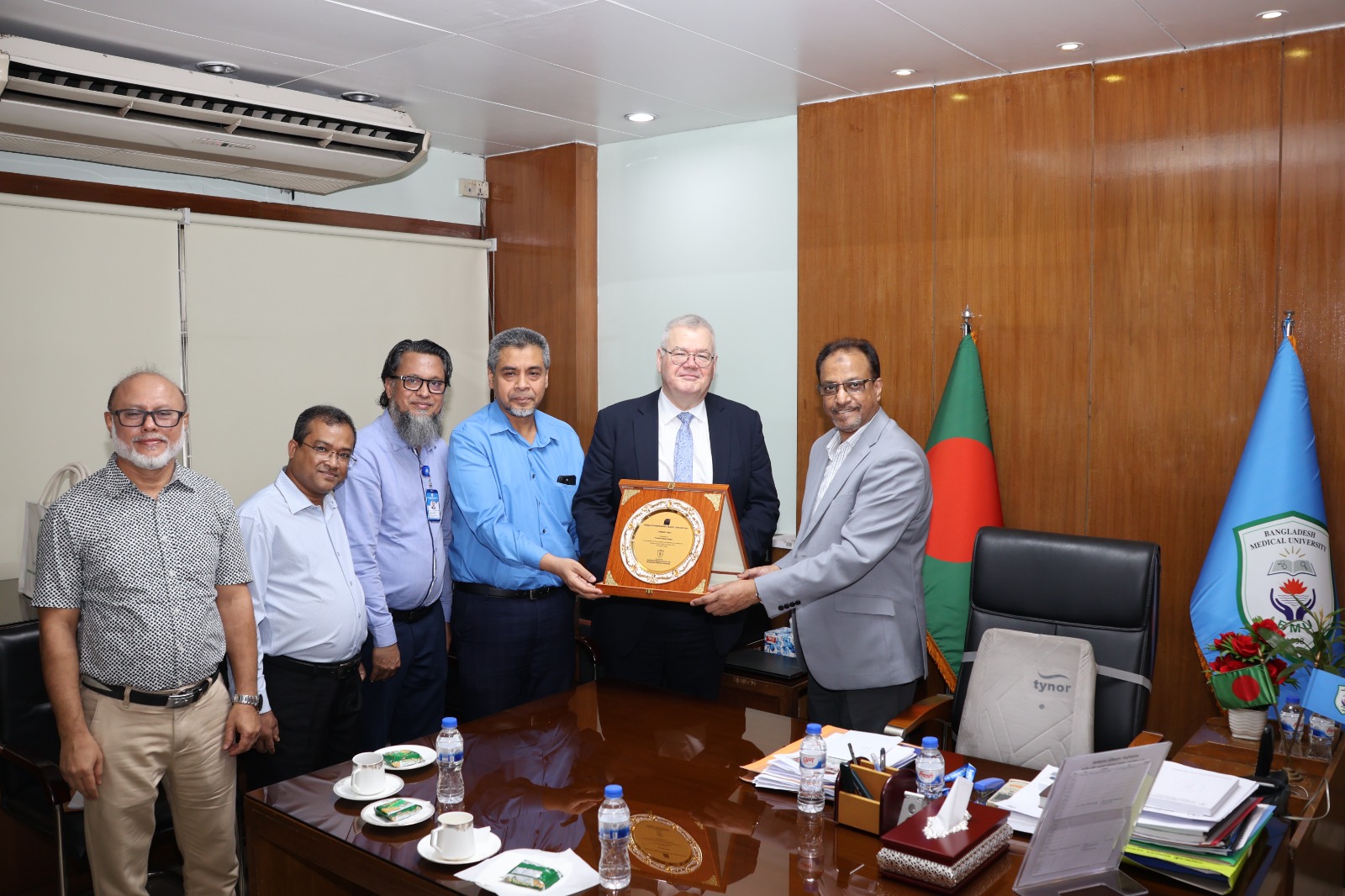 Chinese Councilor meets with BMU VC; Initiative to launch joint surgery clinic