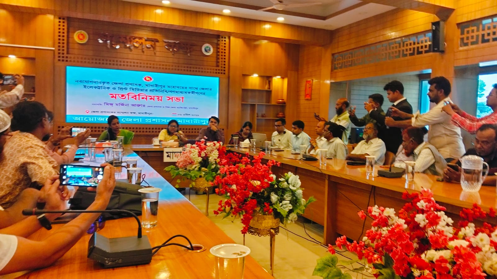 New Deputy Commissioner holds meeting with journalists in Madaripur