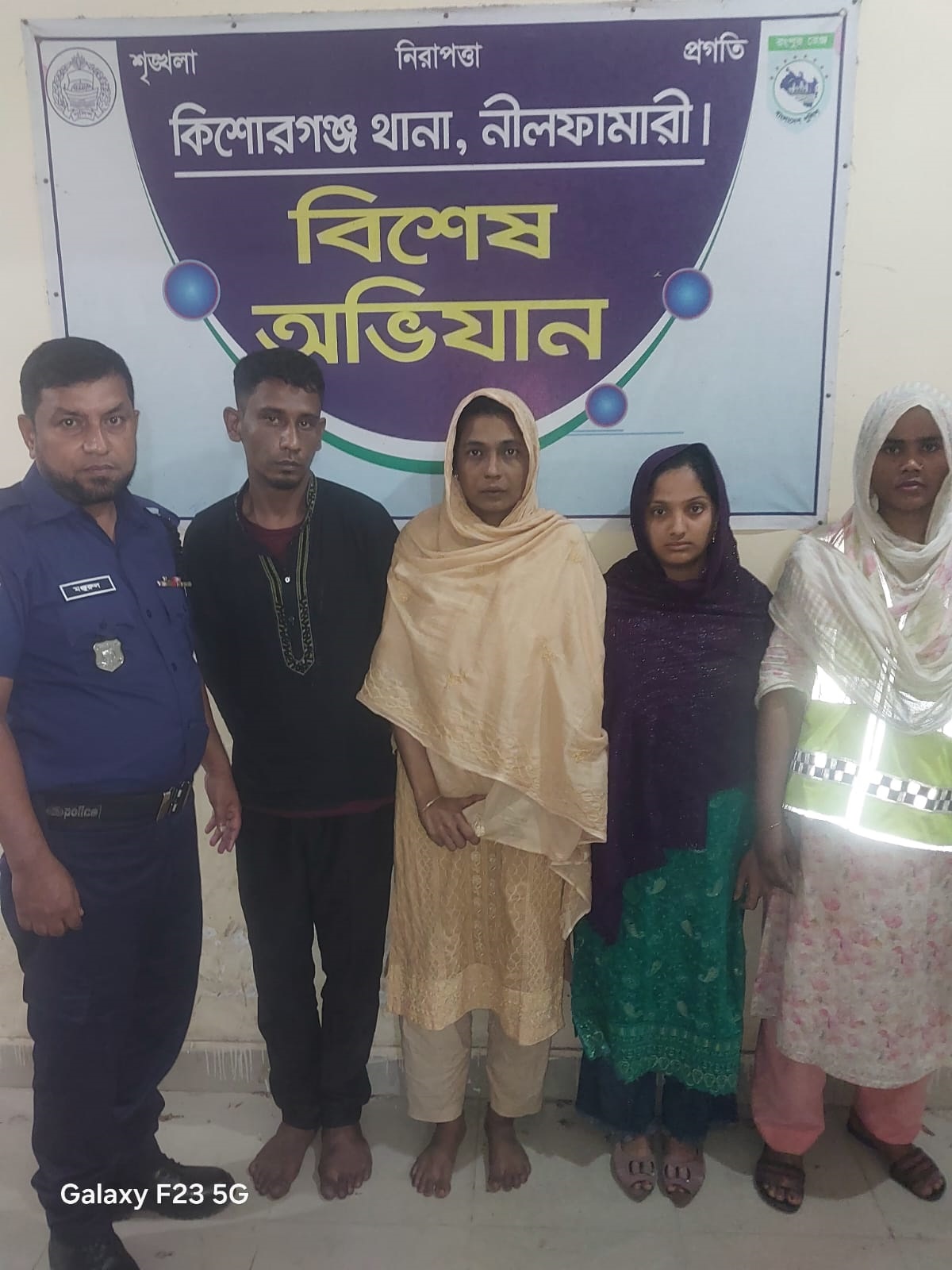 Helper dies after being crushed by bus wheels in Kishoreganj