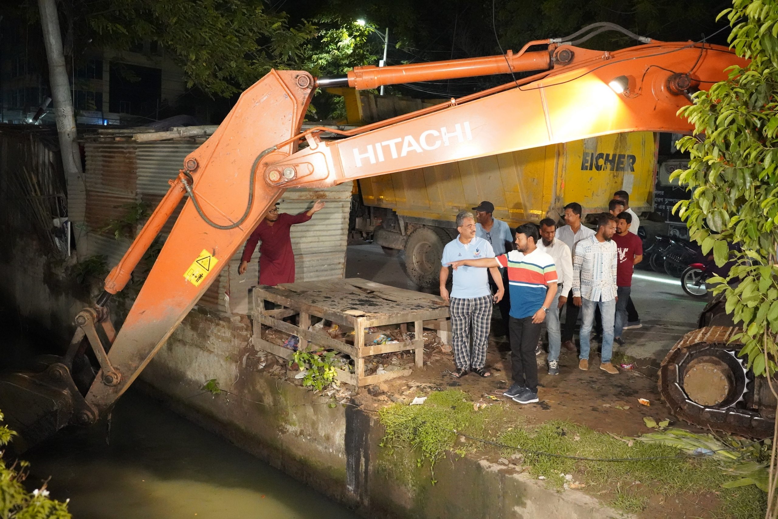 To prevent waterlogging in the upcoming rainy season Active social administrator in the field