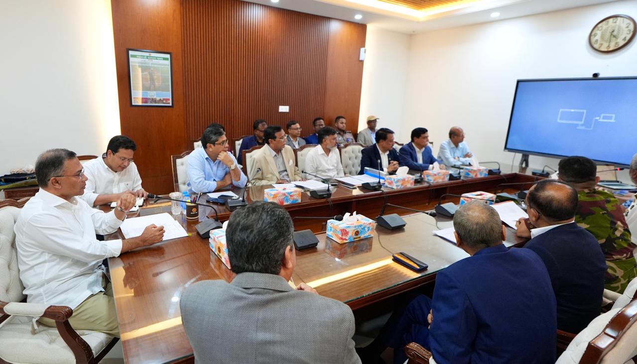PM chairs meeting on dev of Gulshan lake