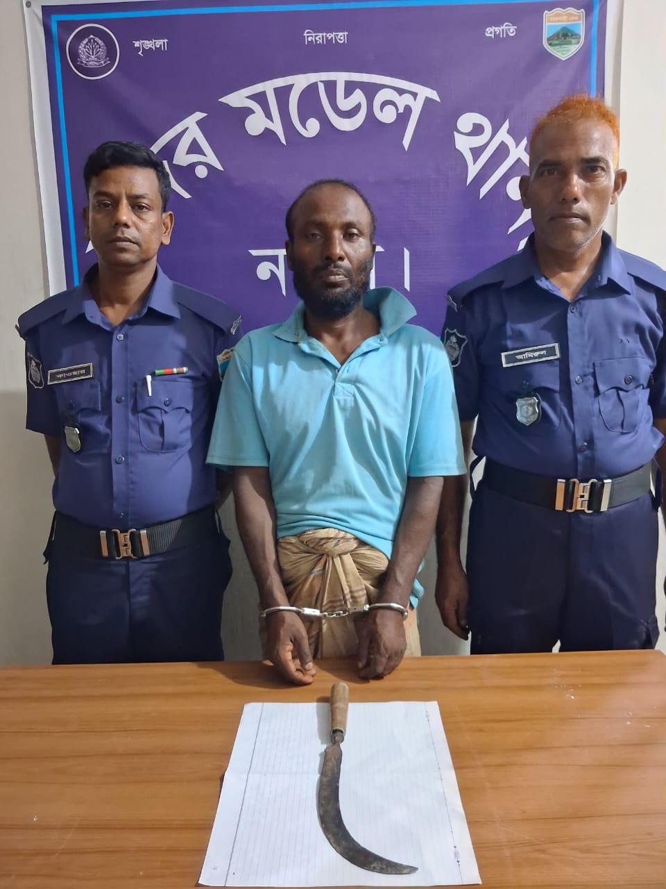 Robbery with a razor in Naogaon Sadar: 1 arrested in a few hours of operation