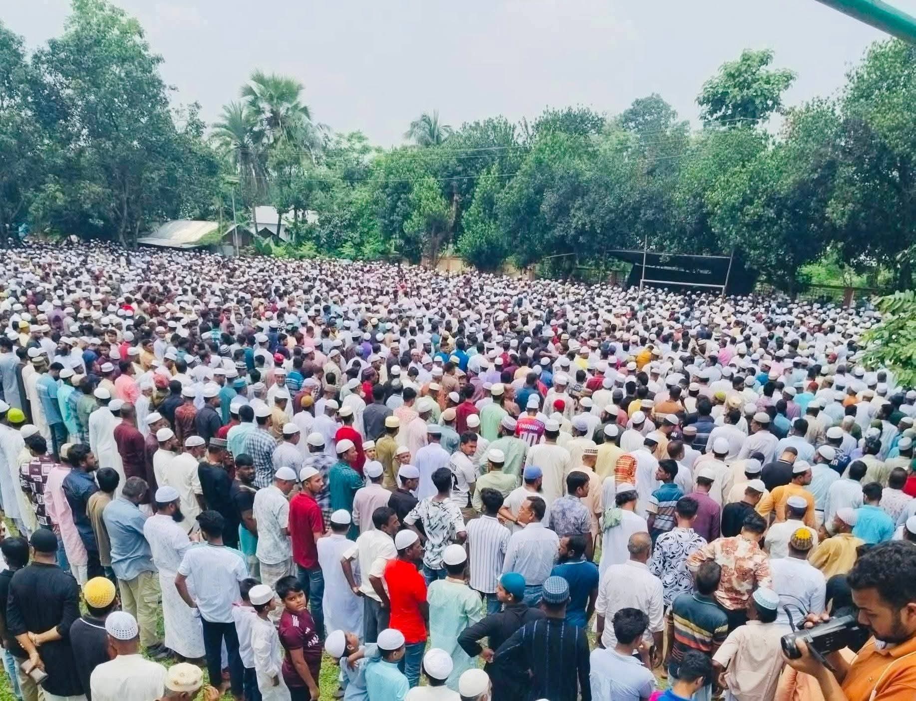 Huge Turnout at Funeral Prayers of Former Sreepur Mayor and Awami League Leader Anisur Rahman