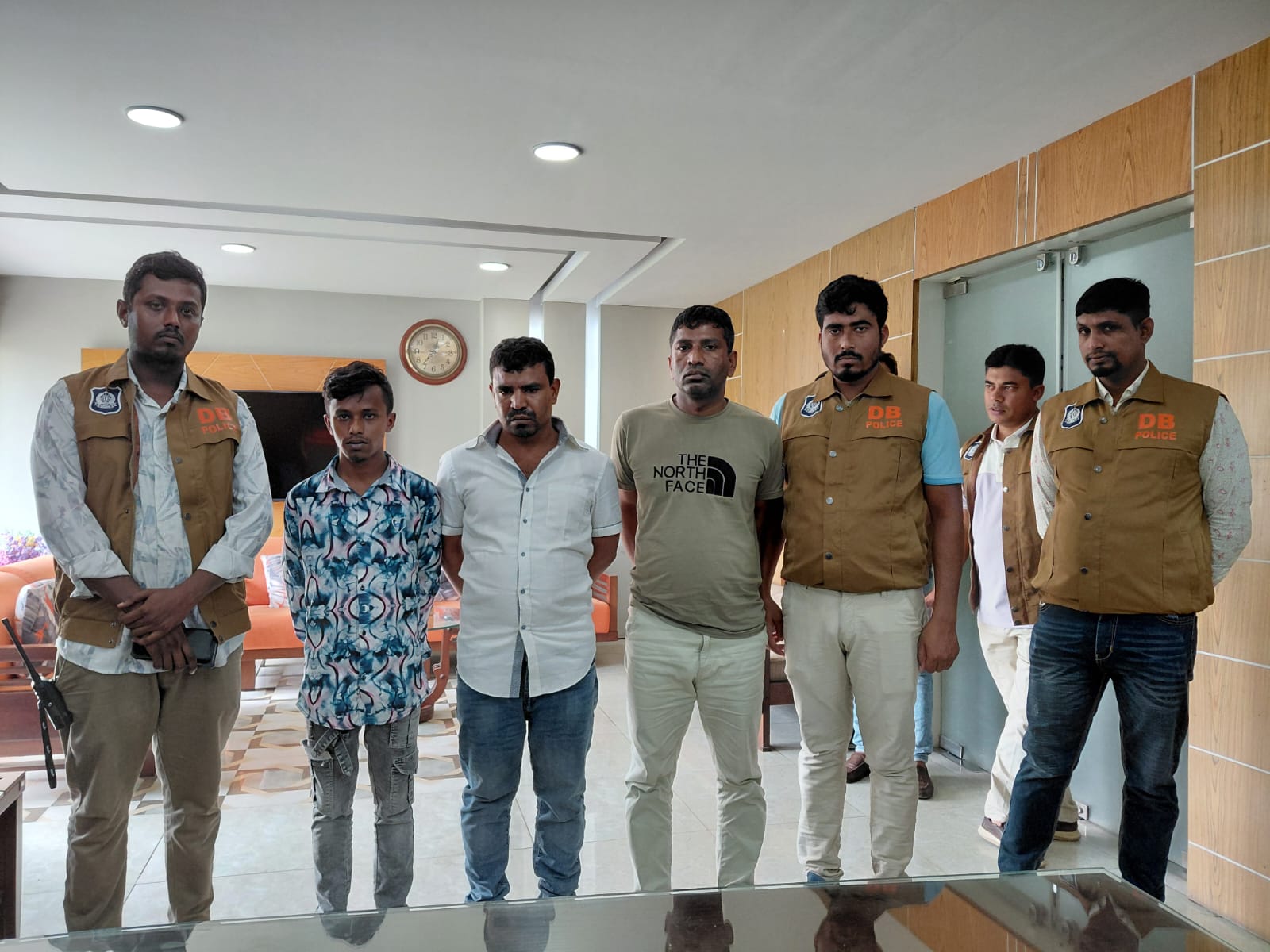 Three members of a gang who looted everything under the breath of the devil were arrested