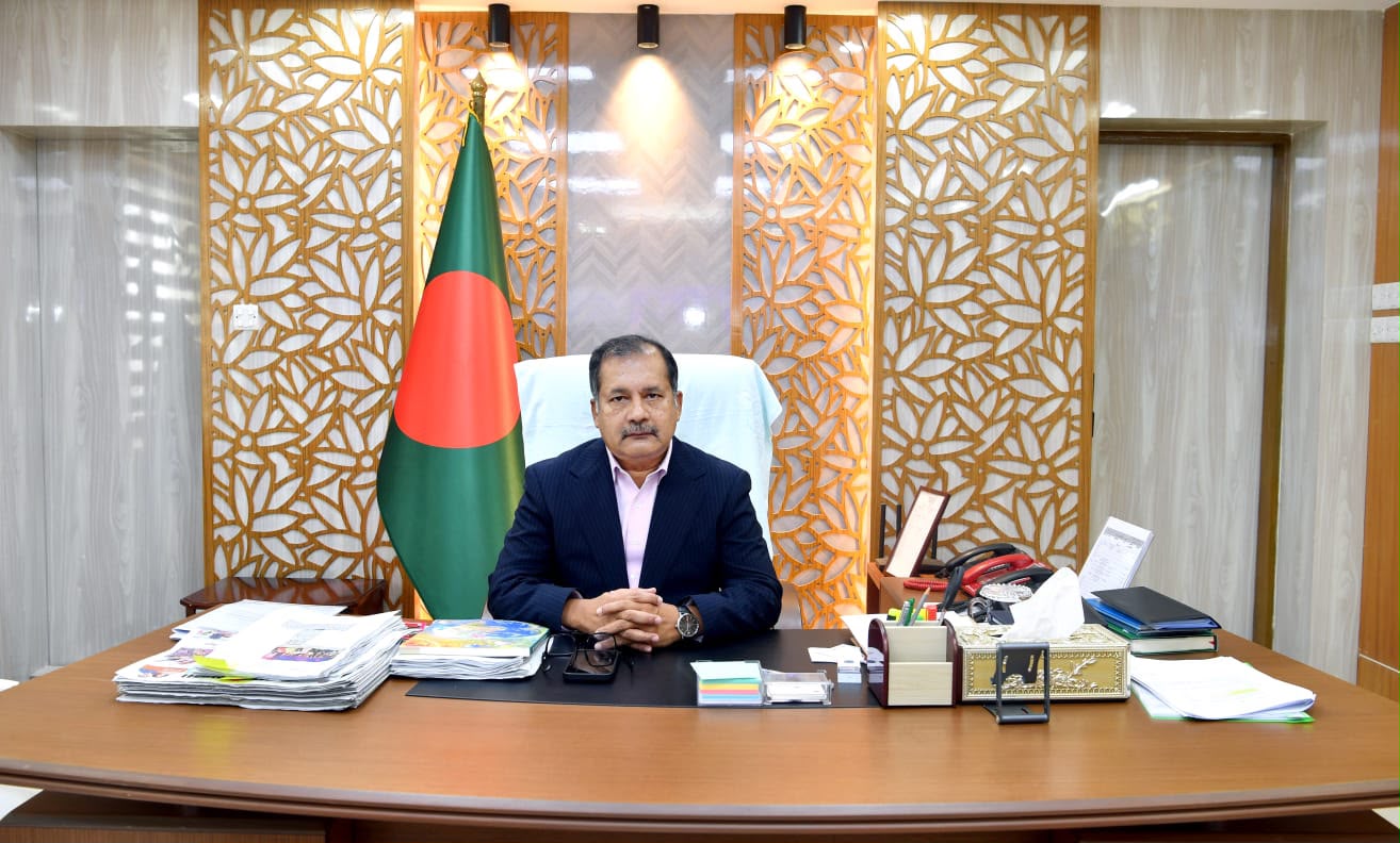 Info Minister directs timely completion of development projects