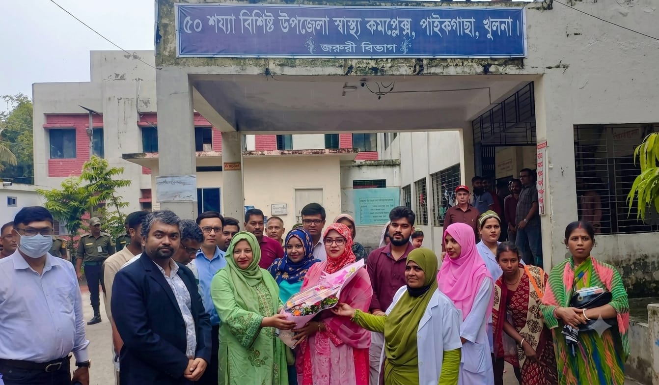 Khulna Civil Surgeon visits Paikgachha Upazila Health Complex