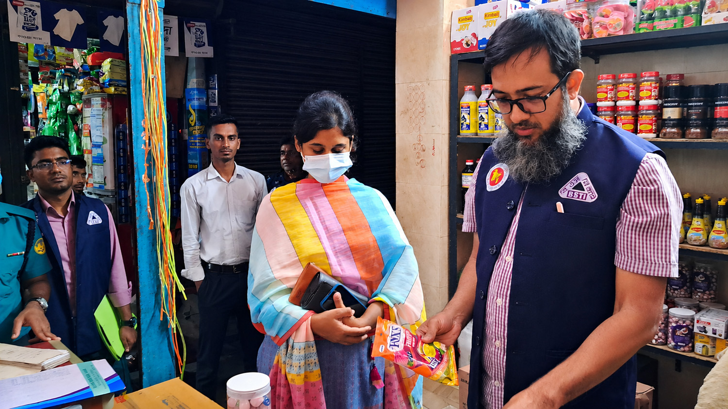 Ten thousand taka fine for selling foreign ‘chocolate and lozenges’ without BSTI approval in Rajshahi  