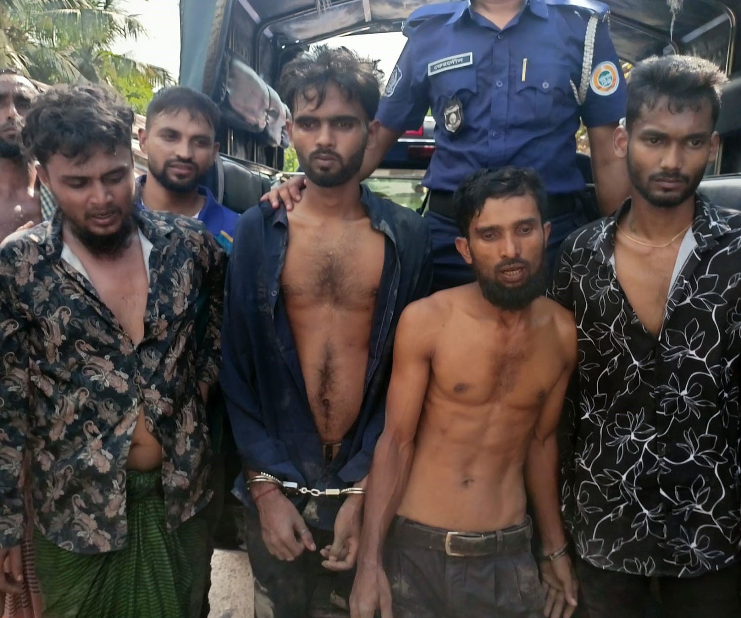 Five people arrested with pistols and bullets in Taltoli, Barguna