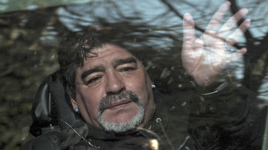 Maradona’s doctors missed renal red flag, court hears