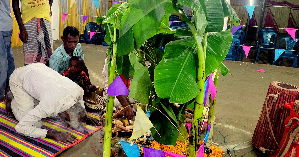 Oranwara worships the Karam tree in the hope of a good harvest